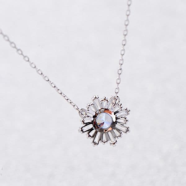 Exquisite New Blue Sunflower Necklace Charming Girl Crystal Daisy Collarbone Chain Perfect For Holiday Gift Jewelry Set Boutique Gift