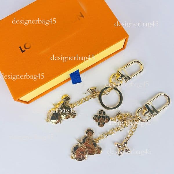 Cross Border New Fashion Trend Zinc Alloy Exquisite Cartoon Four Leaf Clover Metal Luxury keychain Designer Keychain Panda Gift Pendant