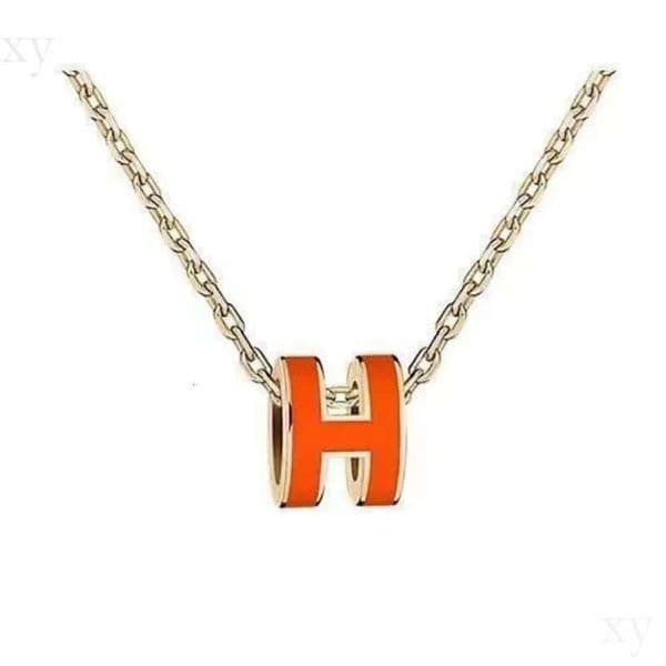 2026 With box designer 18K Gold Plated Stainless Steel Holiday gifts with various patterns and colors clover necklace luxury jewelry chain