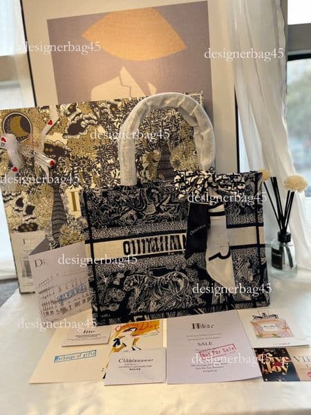 Full VIP Packaging Points Luxury handbag Bag The Tiger Tote Is Specially Designed For designer bag Carrying Daily Necessities
