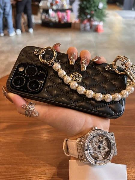 Luxury Fashion Luxurious Phone Case 16 15 14 13 12 11 3D Camellia Cover With Chain For iPhone 17 Pro Max AAA