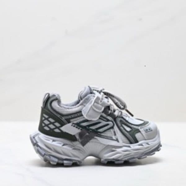 New designer shoes for men and women, new thick soled lightweight breathable walking shoes, casual shoes, outdoor fashionable dad shoes
