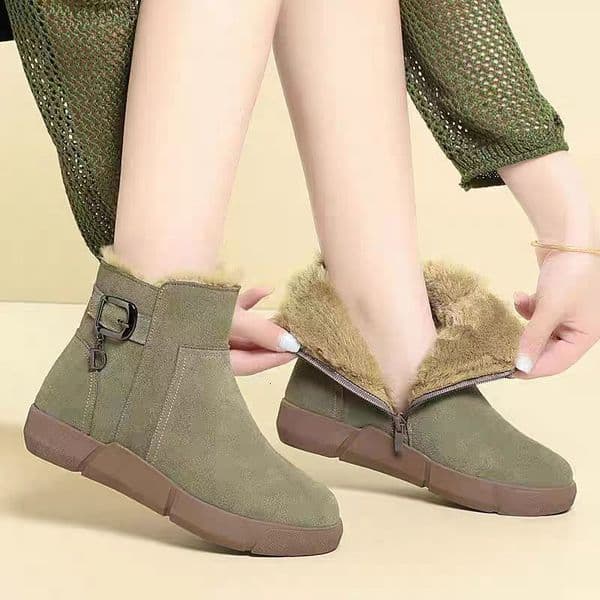 Fashionable thickened wool lining winter snow boots with a light luxury style women's new cotton shoes sheepskin integrated anti slip short boots designer boots