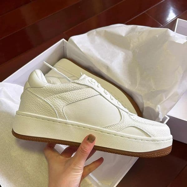 2026 new model Designer s new thick soled sports shoes colorful casual board shoes height increasing leather lace up sports shoes women s designer shoes