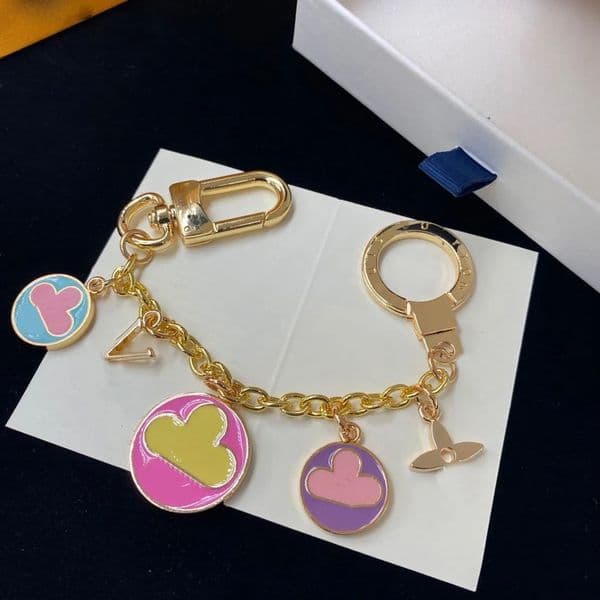 Keychains Designer Gold Key Chain Flash Car Key Rings Jewelry Bag Charm Fashion Men Women Pendant Accessories Key Chain