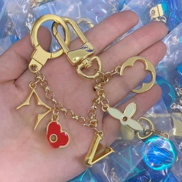 Charm High Quality Key Holder Designer Keychain Bag Charm Buckle Car Letter Women Accessories Luxury Gift
