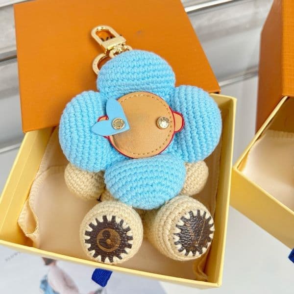 Keychains Luxury Fur Little Cute Bear Keychain Fluffy Bag Charms Cartoons Key Ring Women Bag Gifts Keychains