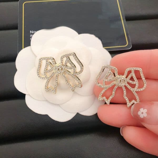 Designer Earrings Stud Luxury Jewelry for Women Bow Earings Letters Crystal Diamonds Earring Fashion Jewelry Accessories