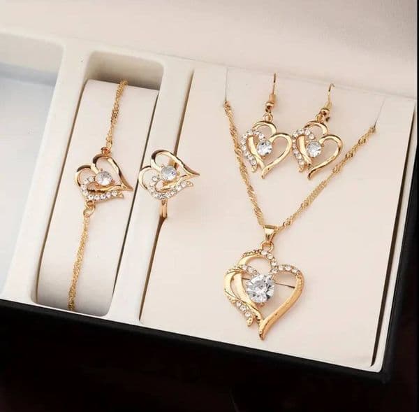 4pcs Simpleand Fashionsble cesn hesrt Design,EarringNecklace, Ring snd Brscslst Set, VersstilsAccessoriesfor Banguets, Parties,