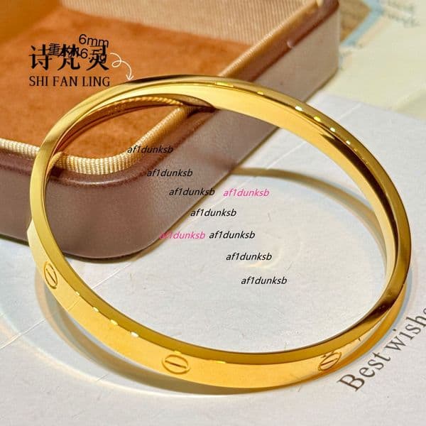 Designer Men's and Women's Luxury Bracelets Titanium Alloy Stainless Steel Gold Plated Silver Plated Bracelets Couple Bracelets Cartiers cartierbraclets DE7T