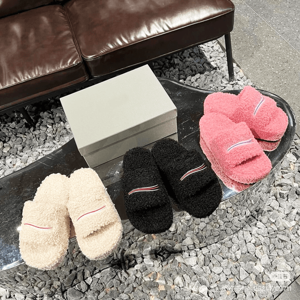 Luxury Slides Paris Designer men women Slippers Ladies Wool Winter Fur Fluffy Furry Warm Letters Sandals Comfortable Fuzzy Girl Flip Flop Slipper 35-45