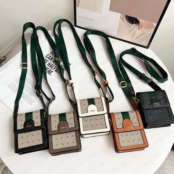 Luxury Shoulder Wallet Phone Case Universal for Samsung Z Flip 7 6 5 4 3 Leather Crossbody Strap Designer Galaxy Flip7 Flip6 Cover Key Chain Ring Necklace Storage Bag
