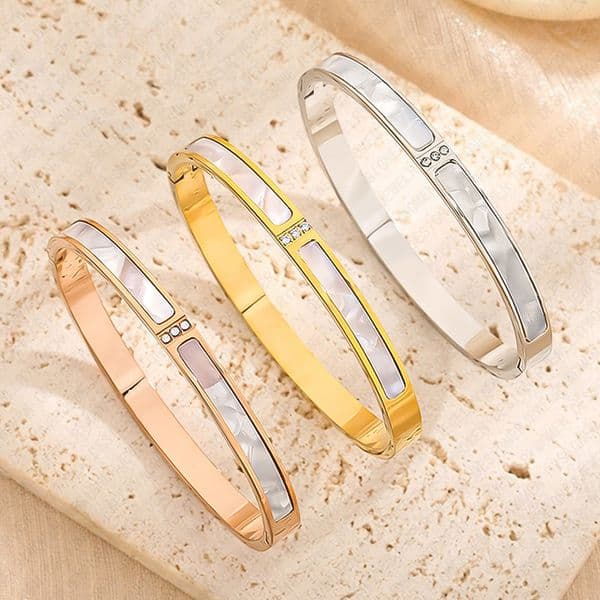 Designer Bracelet for Women Stainless Steel 18K Gold Plated Bangle Double Sided Round Shell Bangles Luxury Jewlery Designer for Women Elegant Timeless Gift