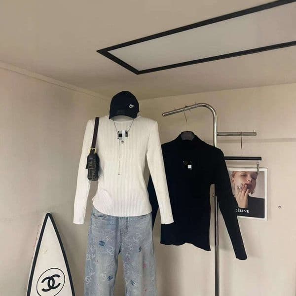 Designer 26 Early Spring New LE High Neck Knitted Sweater Niche Simple Fashion Casual Versatile Long Sleeve Top 59c0