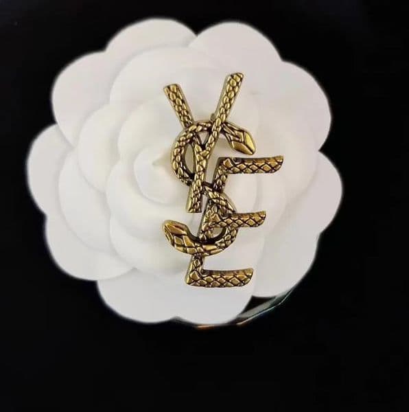 20style Newest Designer Letter Brooch Pins Luxury Fashion Women Men Unisex 18K Gold Plated Broochs Jewelry Accessories Wedding Christm Gift