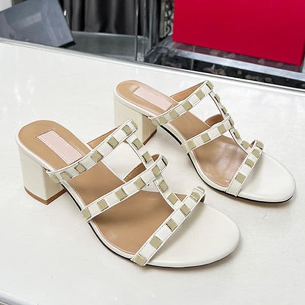 Designer Rivets High Heels Slipper Women Sandal Summer Slides Beige Cage Rockstud Slippers Chunky Heel Sandals Wedding Party Dress Shoes 1016