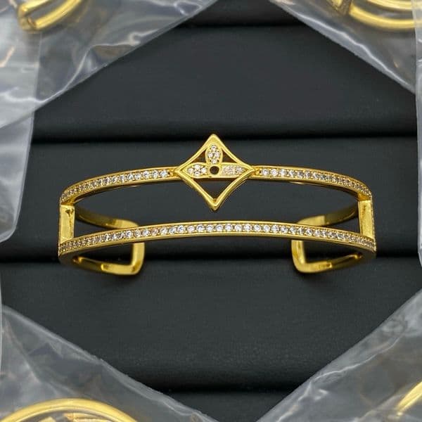 Luxury Bangles Bracelets Designer for Women Letter Jewelry Letter Gold Plated Wristband Cuff Fashion Jewelry Accessories