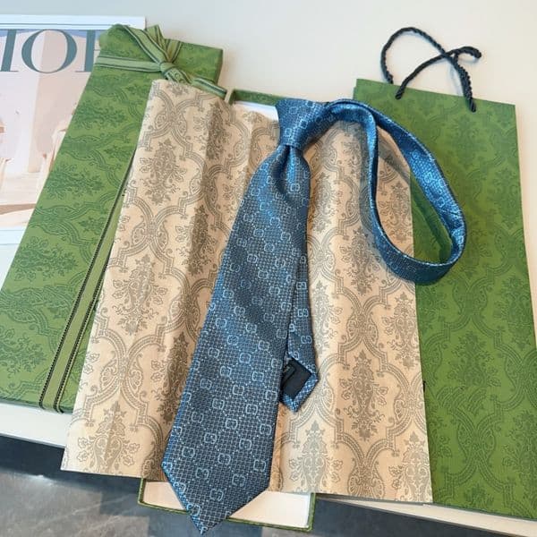 YY2026New fashion men's designer silk tie men's tie wedding business jacquard tie, elegant men's luxurious suit tie, is an ideal choice for formal events 67