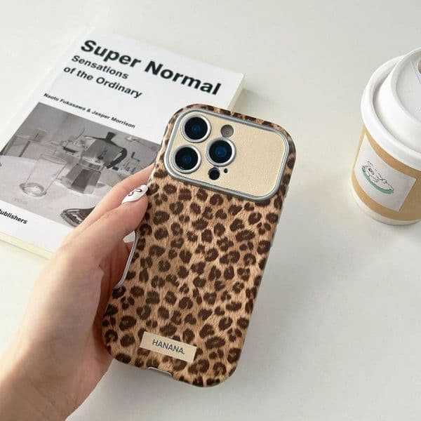 Elegant Antique Style Protection for Your iPhone 17 16 15 Pro Max Device Case Back Decorates with Fahsion Leopard Print