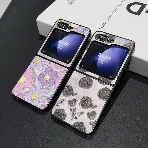 Retro Flowers Phone Case For Samsung Galaxy Flip 6 5 4 3 5G ZFlip6 Z Flip4 ZFlip5 Bling Gilding Floral Hard PC Back Cover Bag