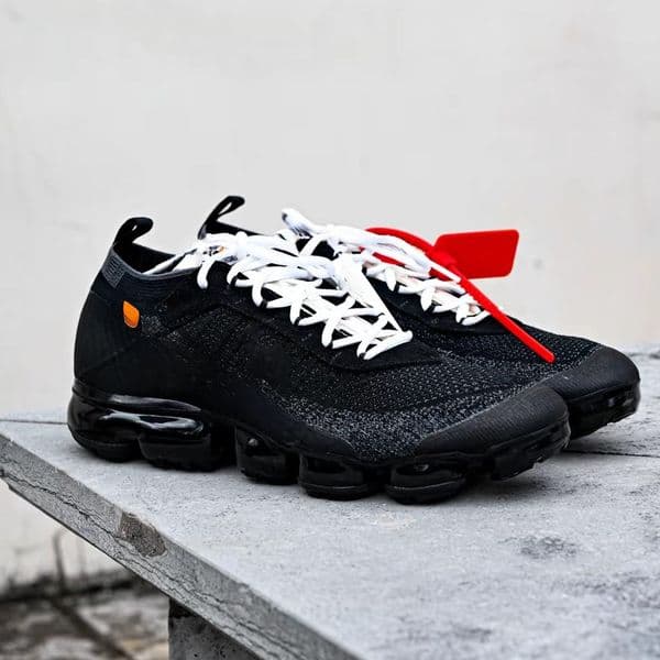 2026 Trendy mesh air cushioned running shoes casual style knitted breathable cushioning sports shoes luxury shoes new couple sports shoes designer shoes