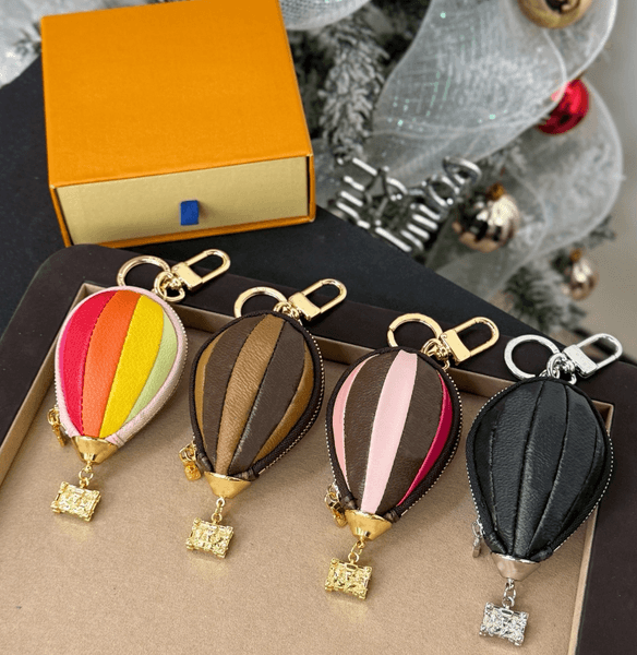 Designer hot air balloon bag charm keychain designer metal iconic keyholder bag hot air balloon decoration bag pendant keychain gift 2026