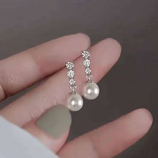 Huitan Exquisite Charm Imitation Pearl Drop Earrings for Women with Cubic Zirconia Elegant Temperament Wedding Jewelry Lady Gift