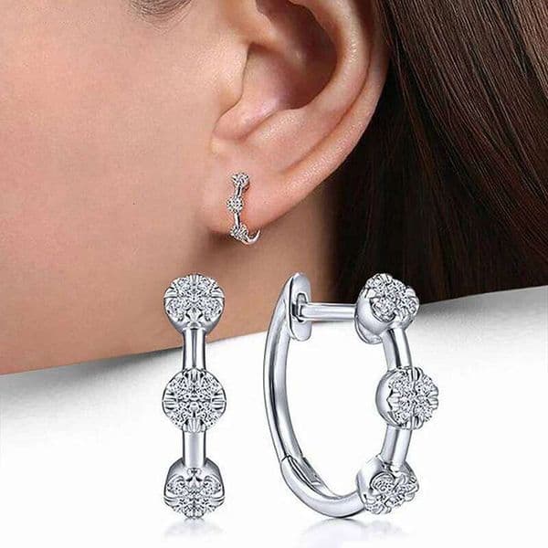 Huitan Chic Dainty Hoop Earrings Lady Delicate Graceful Small Flower Jewelry with Shiny Zirconia Silver Color Daily Accessories