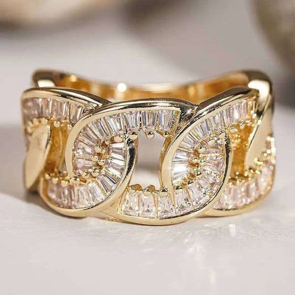 Huitan Chain Design Women Ring Gold Color Inlaid Shining Cubic Zirconia Luxury Party Wedding Accessories Fashion Noble Jewelry