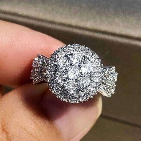 Huitan Women Charming Ring Inlaid Full Bright Cubic Zirconia Elegant Accessories Fashion Versatile Jewelry for Wedding Party