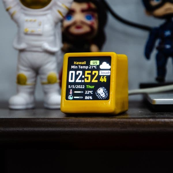 Mini WiFi Desk Clock with Animated Weather Display, Creative Multifunctional Weather Station Gift