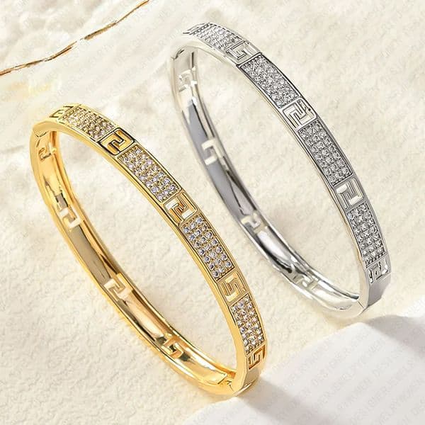 Designer Bracelet Bracelets for Women Gold Full Pave Bangle Geometric Hollow Bangles Luxury Jewlery Designer for Women Elegant Timeless Sparkling Gift Premium