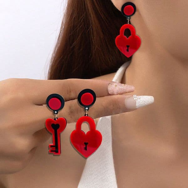 1 Pair Red Lip Lock Key Earrings High-end Niche Spade Heart Valentine's Day Vacation Sexy