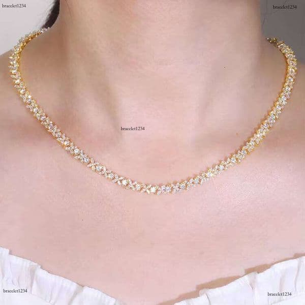 Distinctive Jewelry 5mm Sterling Sier Gold Plated VVS Moissanite Dia Cluster Tennis Chai Clover Necklace for Women