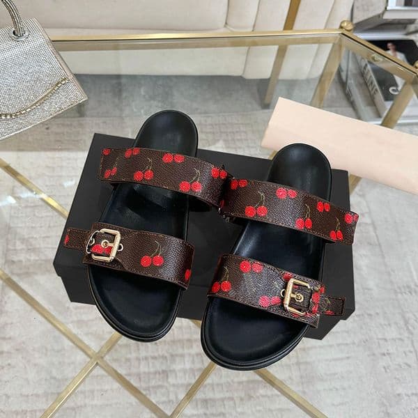 Designer Slides Women Leather Slides Double Buckle Cherry Sandals Comfortable Bom Dia Flat Slides Cherry Shoes Casual Slides 877