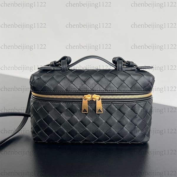 99A premium quality luxury style designer handbag, 100% genuine leather texture, solid pure steel hardware, crossbody, single-shoulder or hand-carry to show personality.