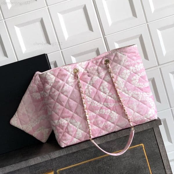 99A high-end quality, fashionable and trendy style designer handbag, 100% high-quality genuine leather, pure steel hardware, crossbody bag, single-shoulder handbag