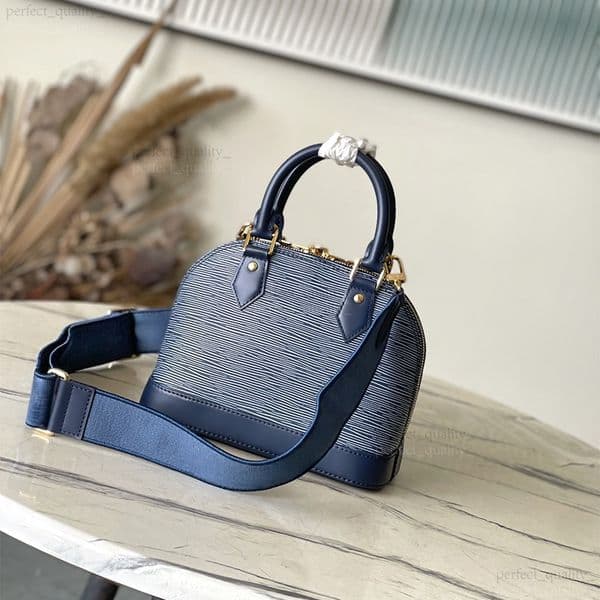 99A Premium Design Handbag, made of genuine leather, 100% high quality, with durable and sturdy pure steel hardware, suitable for shoulder bags, handbags or cross-body bags.