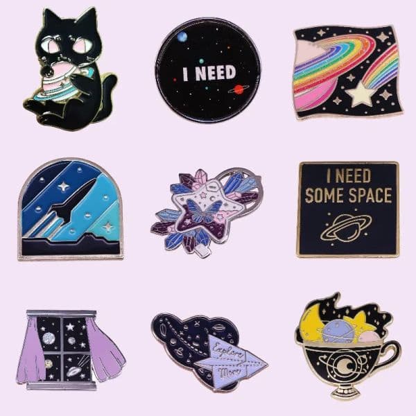 Black Cat Holding The Planet Enamel Pin Window Star Rocket Crystal Lapel Metal Brooches Jewelry Gift for Galaxy Lovers Wholesale