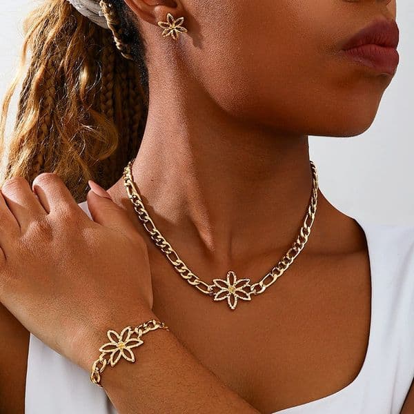 Fashion Design Elegant Women Metal Chain Hollow Flower Necklace Bracelet Earrings Jewelry Set