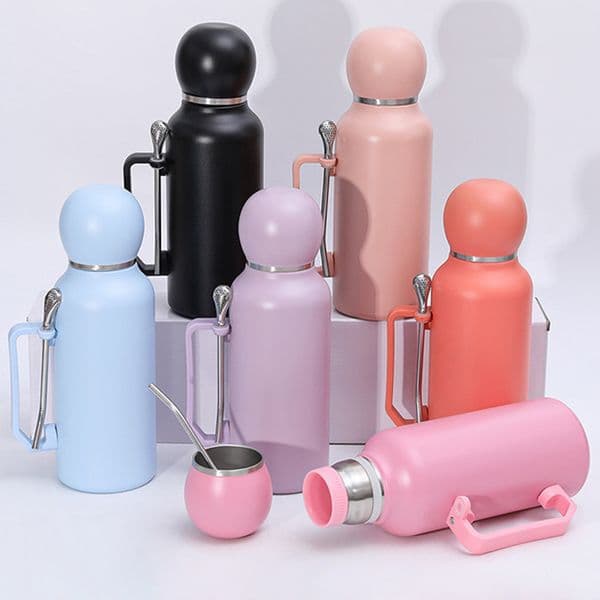 2025 New Design Football Cups 304 Stainless Steel Insulated with Handle Portable Car Outdoor With Soup Spoon Large-Capacity Travel Thermos Water Cup