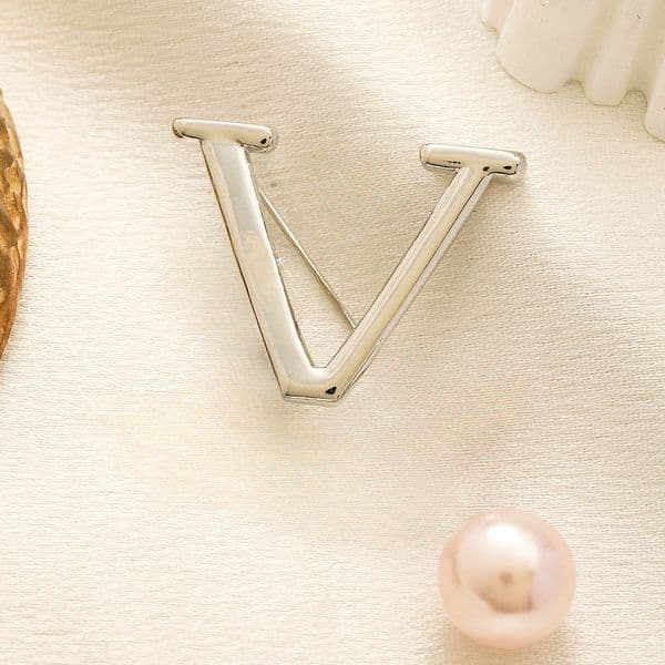 Classic Pin Crystal Brooches For Men and Women Brooch Designer Jewelry Wedding Lovers Gift