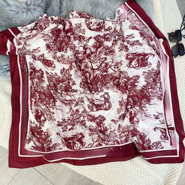 Luxurious silk scarf perfect quality exquisite style It's worth purchasing New model elegant and refined for women Size: 90 - 180 cm