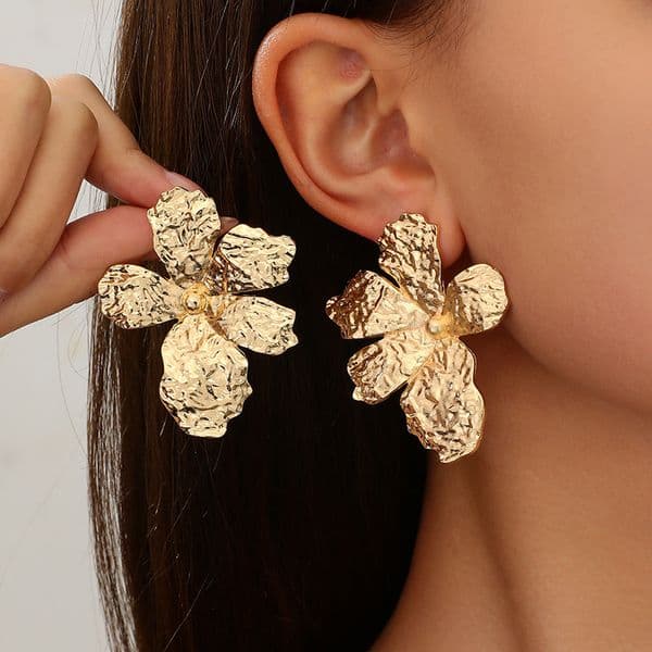 Sier Needle Minimalist Metal Flower Stud French Style Personality Elegant High-end Earrings