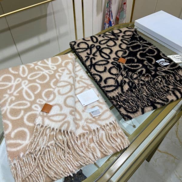 New fall winter style scarf can also be used as a shawl Floral double-sided long scarf featuring the brand's classic design