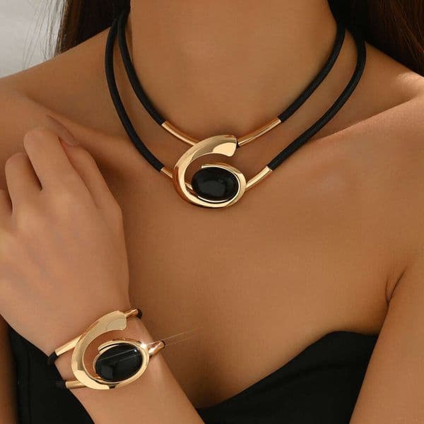 designer bracelet women INS Luxury designer set European style women's geometric jewelry niche high-end gemstone inlaid design necklace bracelet combination