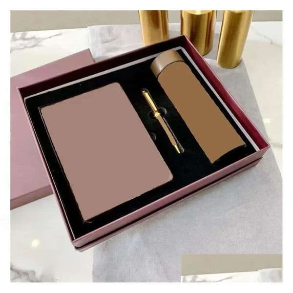 Tumblers 3Pcs/Set Designer Sets Pen And Notebook Kit Pu Leather Water Cup 0Ml Stainless Steel Vacuum Mug Intelligent Temperature W Dh Y 456982