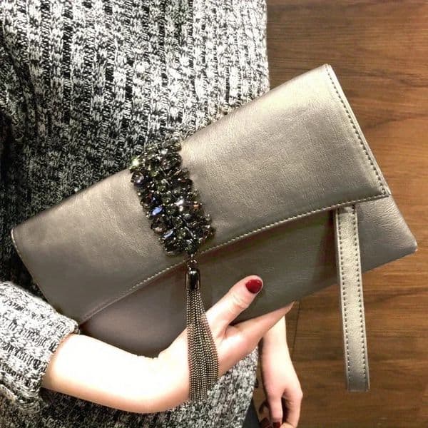 Ladies Fashion and Elegant Handbag Tassel Envelope Bag with Diamond Inlaid One Shoulder Crossbody Handbag 251105