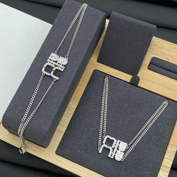 Luxury Bracelet Necklace Set Designer Necklace for Women Diamond and Pearl Bracelet Jewelry Sets 18K Gold 925 Silver Plated High Quality