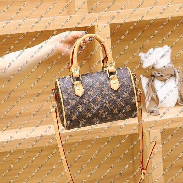 high quality tote bag designer totes bags mini purses designer woman handbag women tote pillow bag holiday traveling Luxurys designers bags unidex clutch handbags